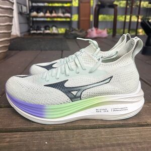 Mizuno Neozen running shoes